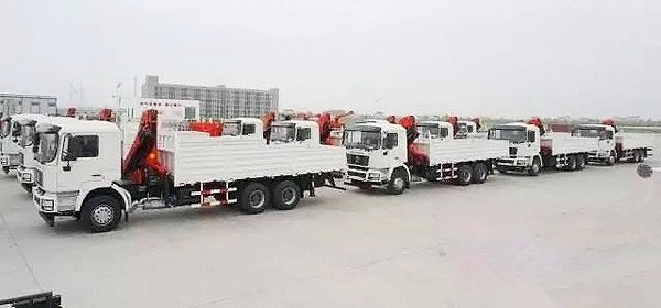 YB体育APP官网手机登录專汽攜陝汽創佳績 18台隨車吊完美交付沙特客戶